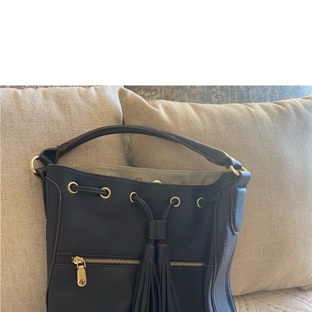 Classic Black Hobo Shoulder Bag with Drawstring Closure